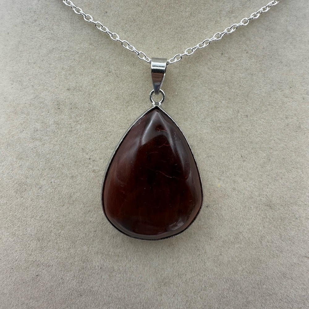 Red Tiger’s Eye Pendant Necklace on Silver Plated Box Chain - Picture 2 of 10